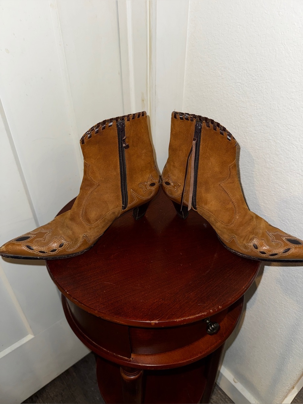 Antonio Melani Bailey Tan Suede Western Cowgirl Ankle Boots Booties Size 6.5